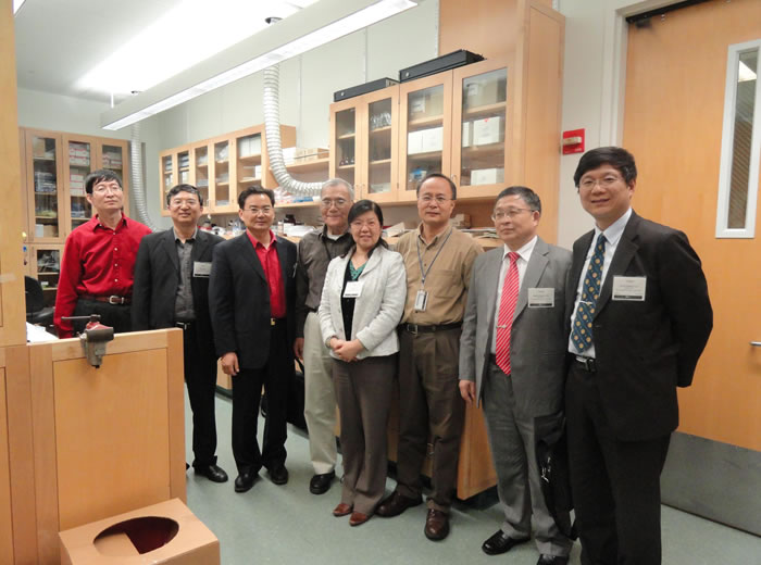 2011年曹晖博士随中国药典委员会专家参观美国FDA实验室