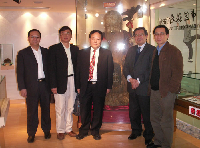2010年陶德胜总裁与曹晖博士率利民团队访问香港浸会大学